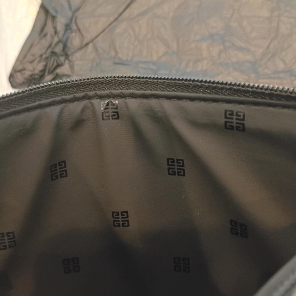 💋 Givenchy *NEW patent leather clutch - Picture 7 of 7